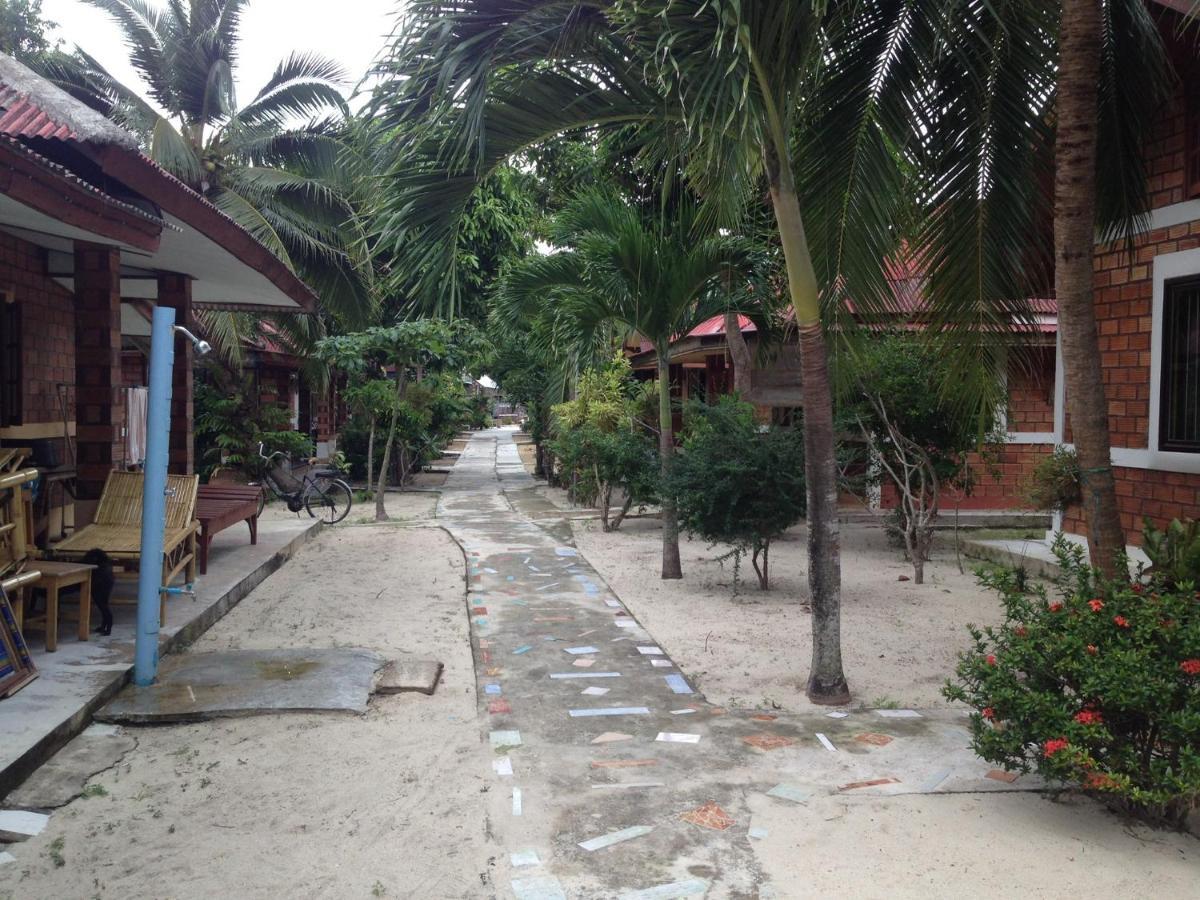 Sawai Home Resort Nathon Exteriör bild